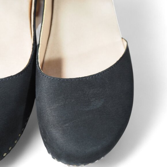 Dansko Black and Tan Women's Sandals - Picture 13 of 13